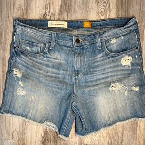 ANTHRO pilcro Women’s  cutoff shorts with Distressing ‎ Size 29